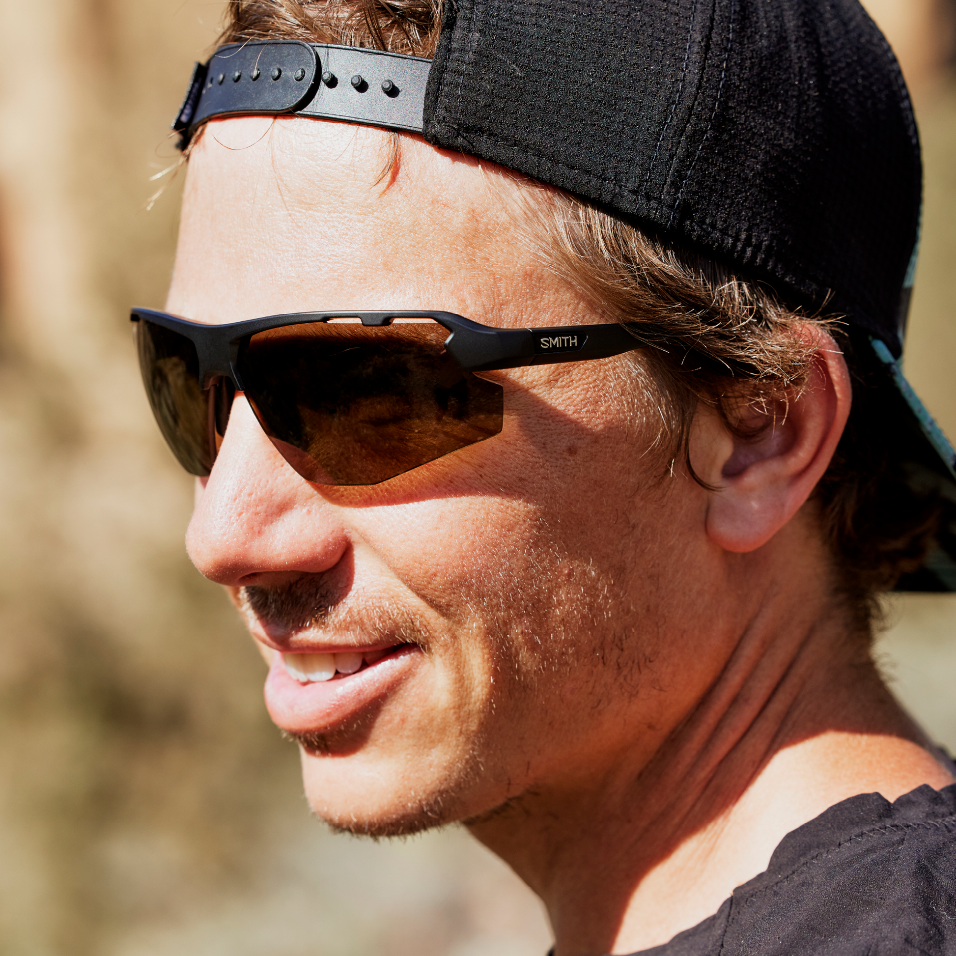 Resolve, Matte Black | ChromaPop Red Mirror