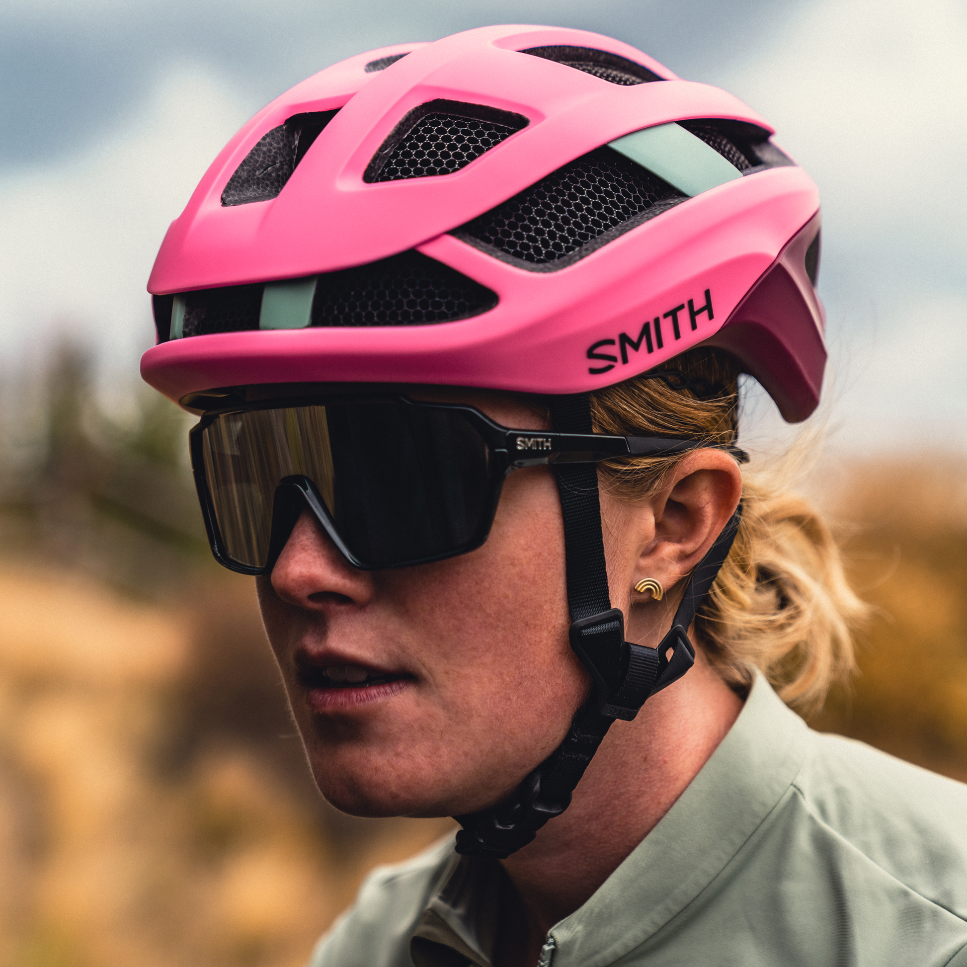 Shift MAG, Black | ChromaPop Photochromic Clear To Gray