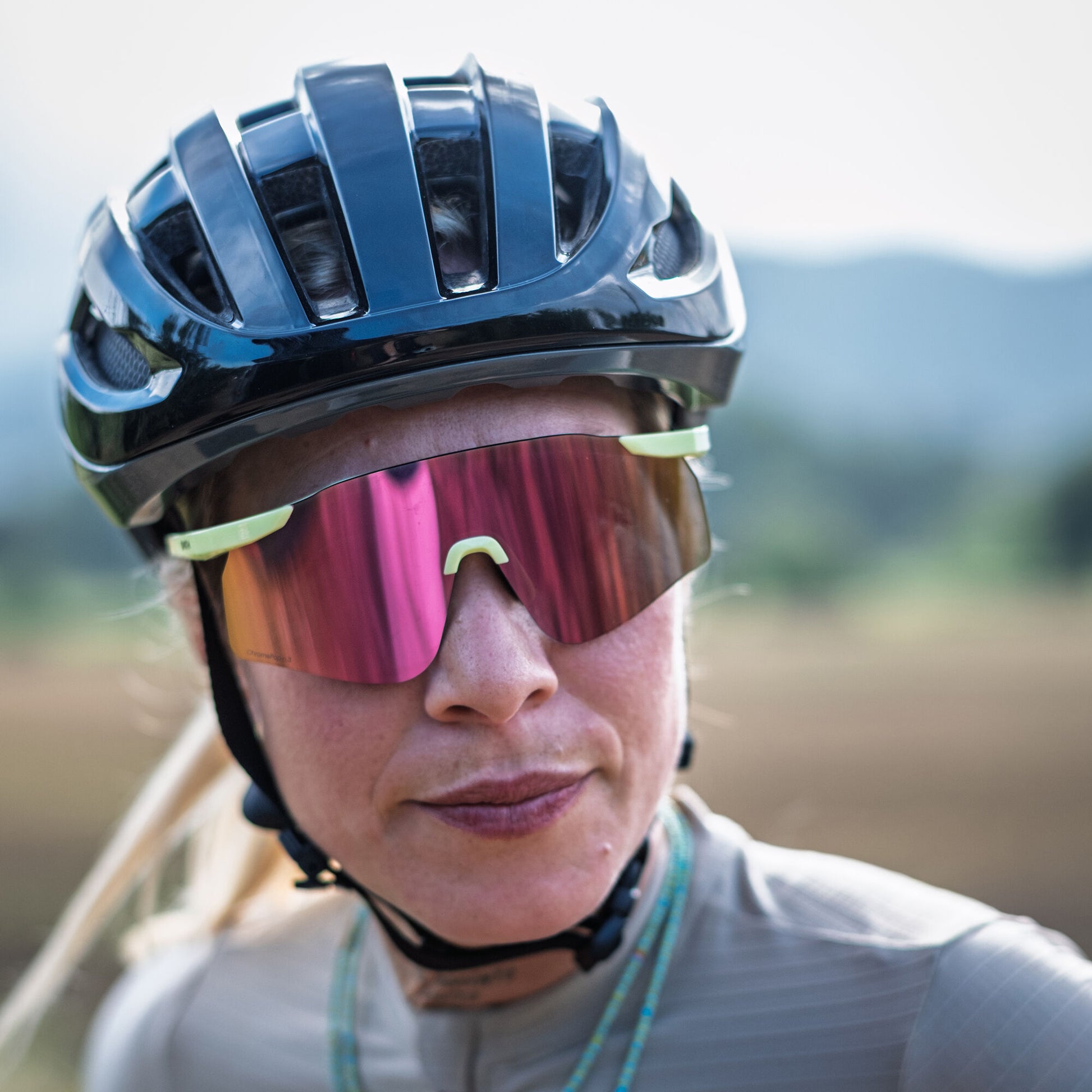 Defy, Rose craie mat | ChromaPop Or rose miroir