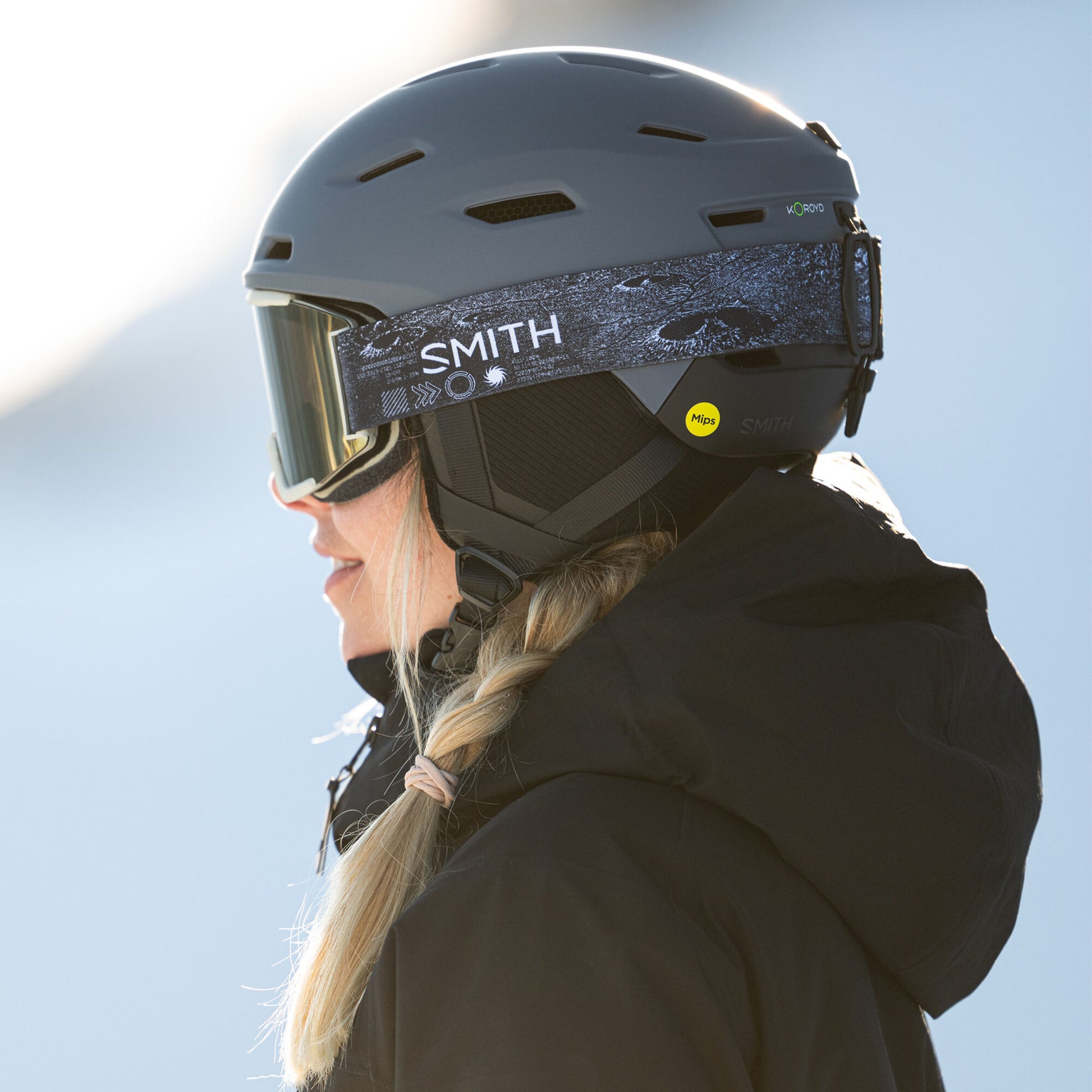 black ski helmet smith Descend Mips® | Helmet