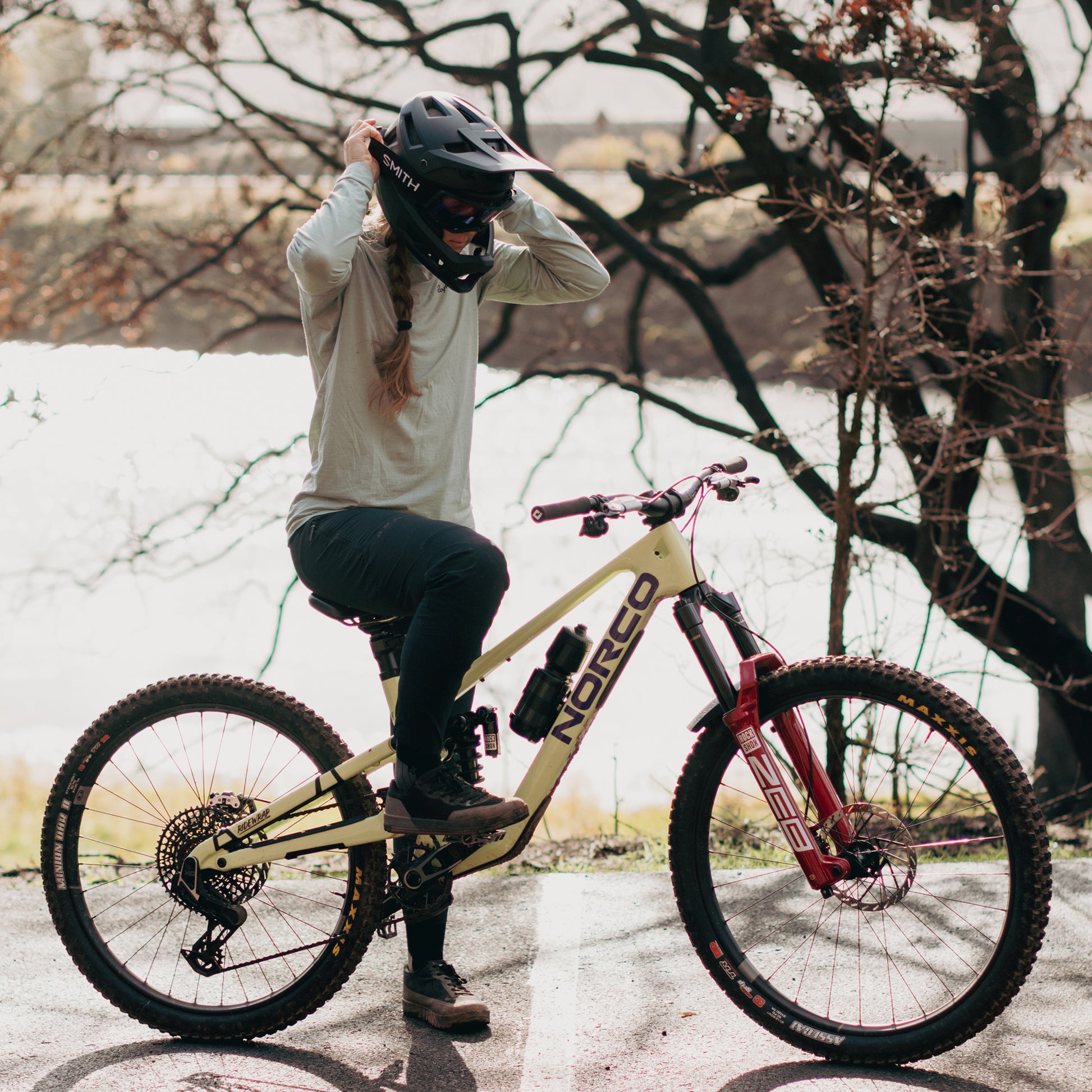 Mainline Mips®, Matte Chalk + S