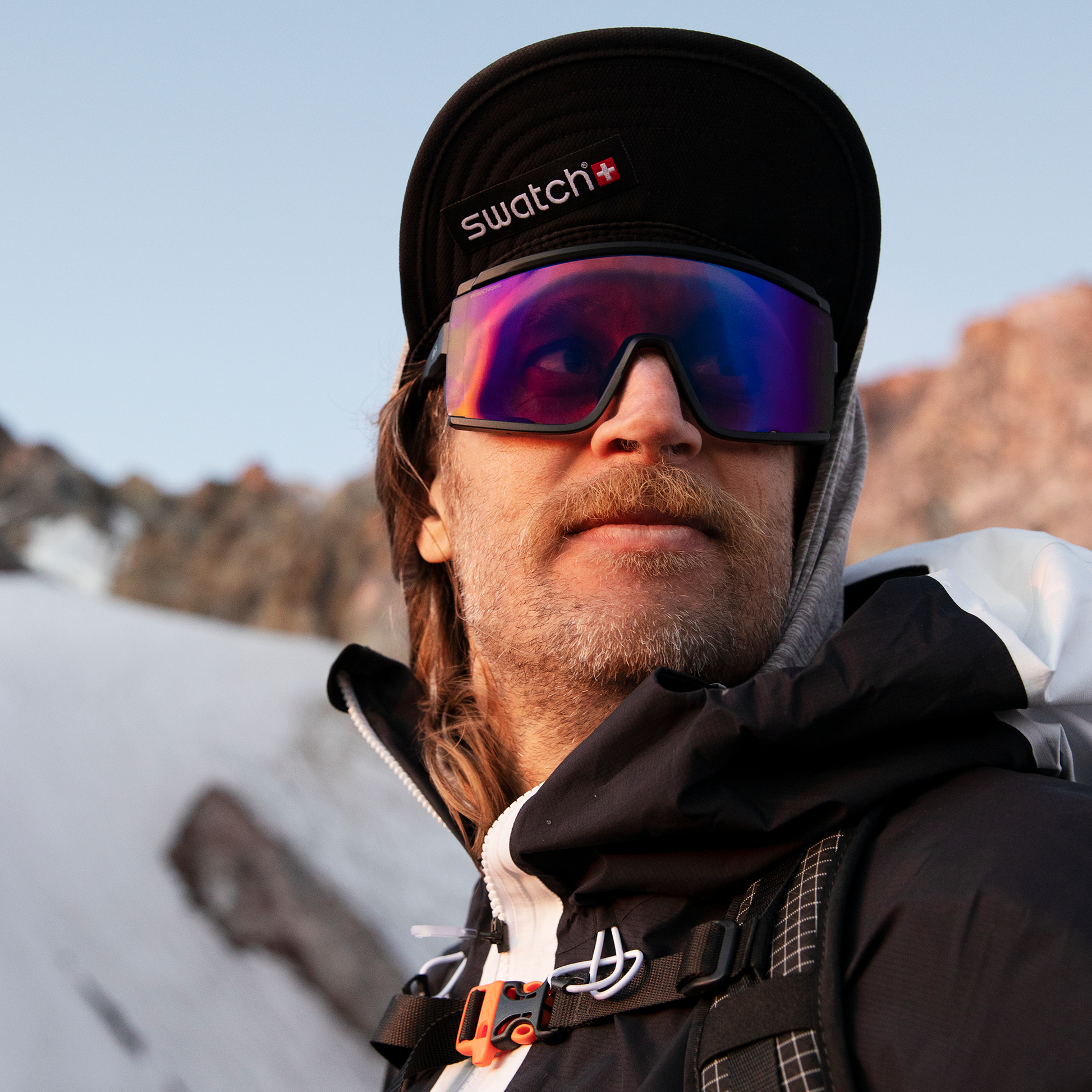 Pursuit, Matte Black | ChromaPop Glacier Photochromic Copper To Gray With Blue Mirror