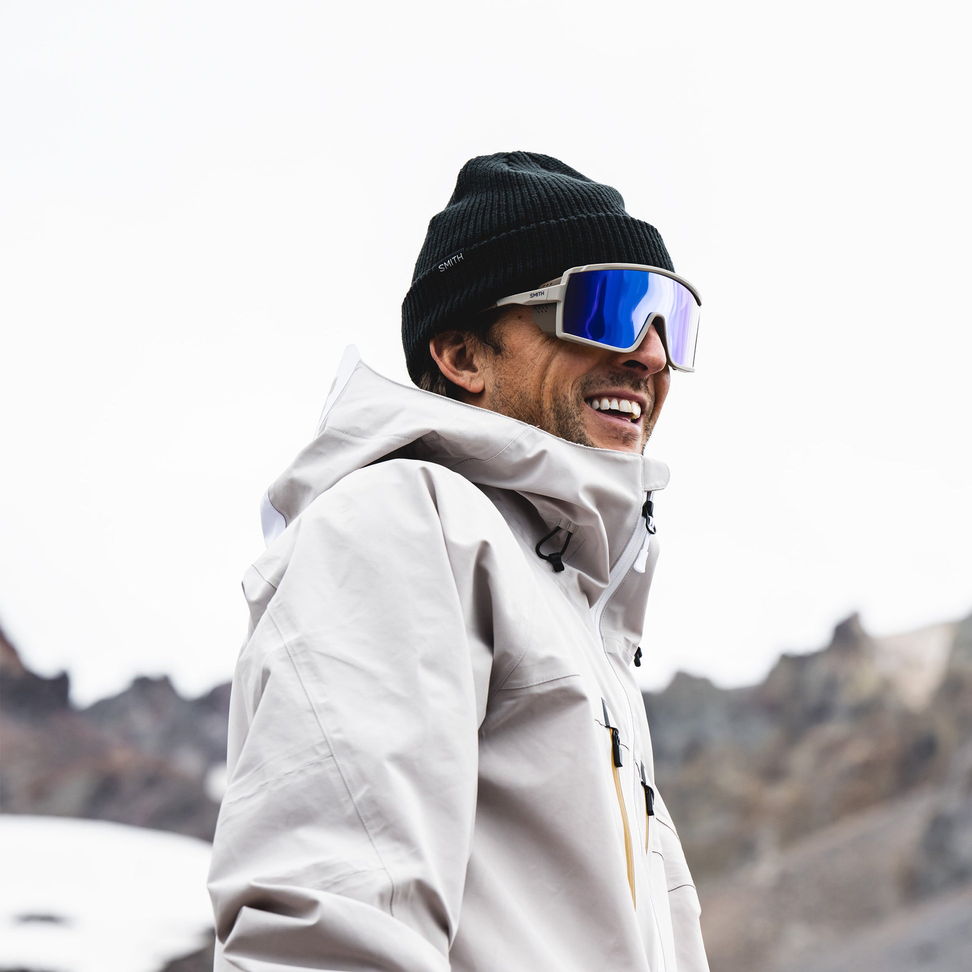 Pursuit, Matte Black | ChromaPop Glacier Photochromic Copper To Gray With Blue Mirror