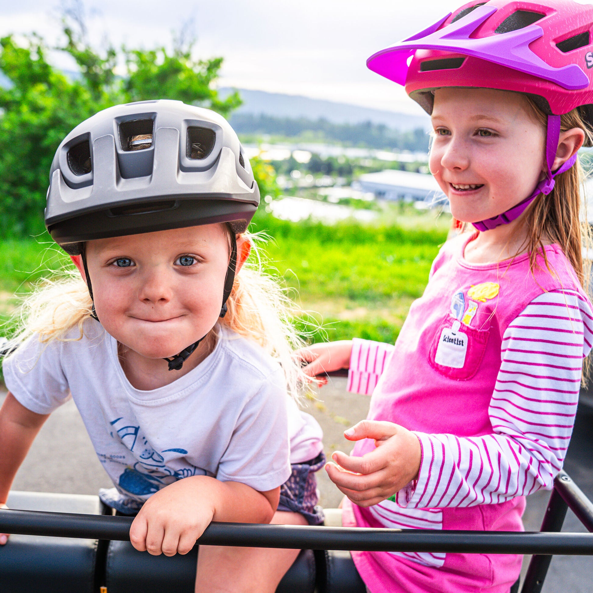 Sidekick Jr. Mips®, Matte Blaze + XS