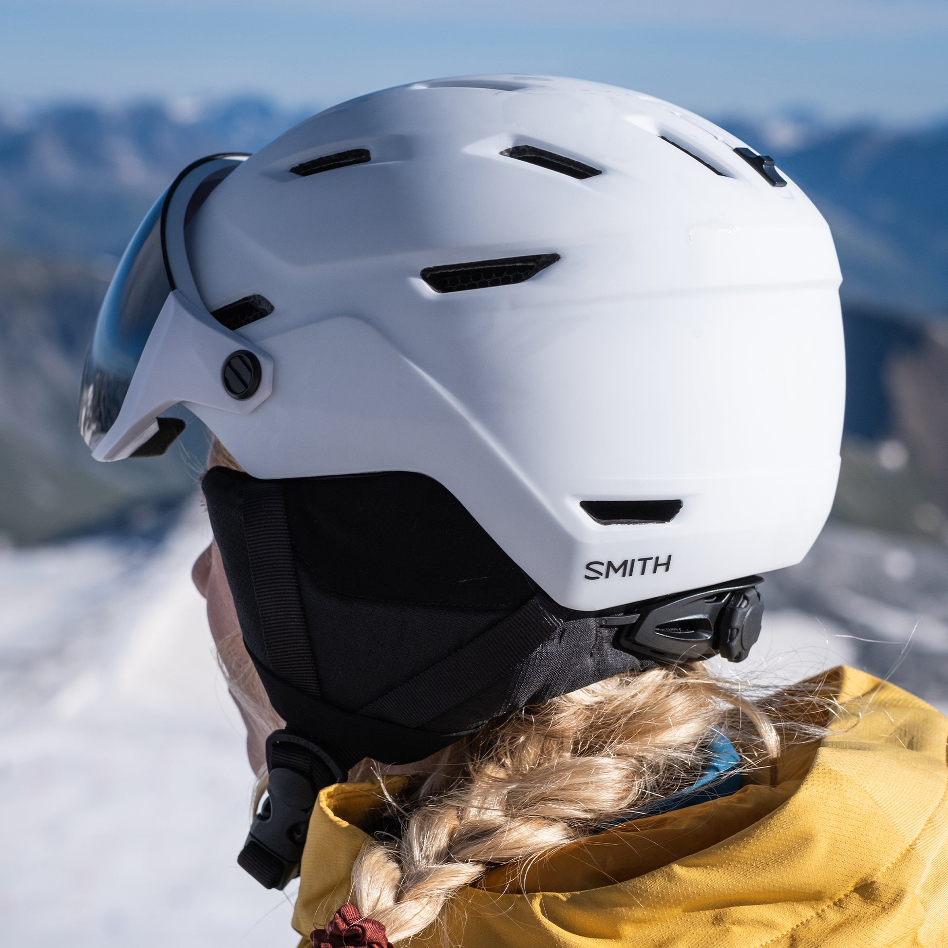 smith adult survey mips snow helmet Snowboard with Built in Goggle (Matte Black (ChromaPop Everyday Green Mirror), Small) : Sports & Outdoors MIPS and Zonal Koroyd coverage offers superior impact and brain protection in an easy Smith large Ski Helmets