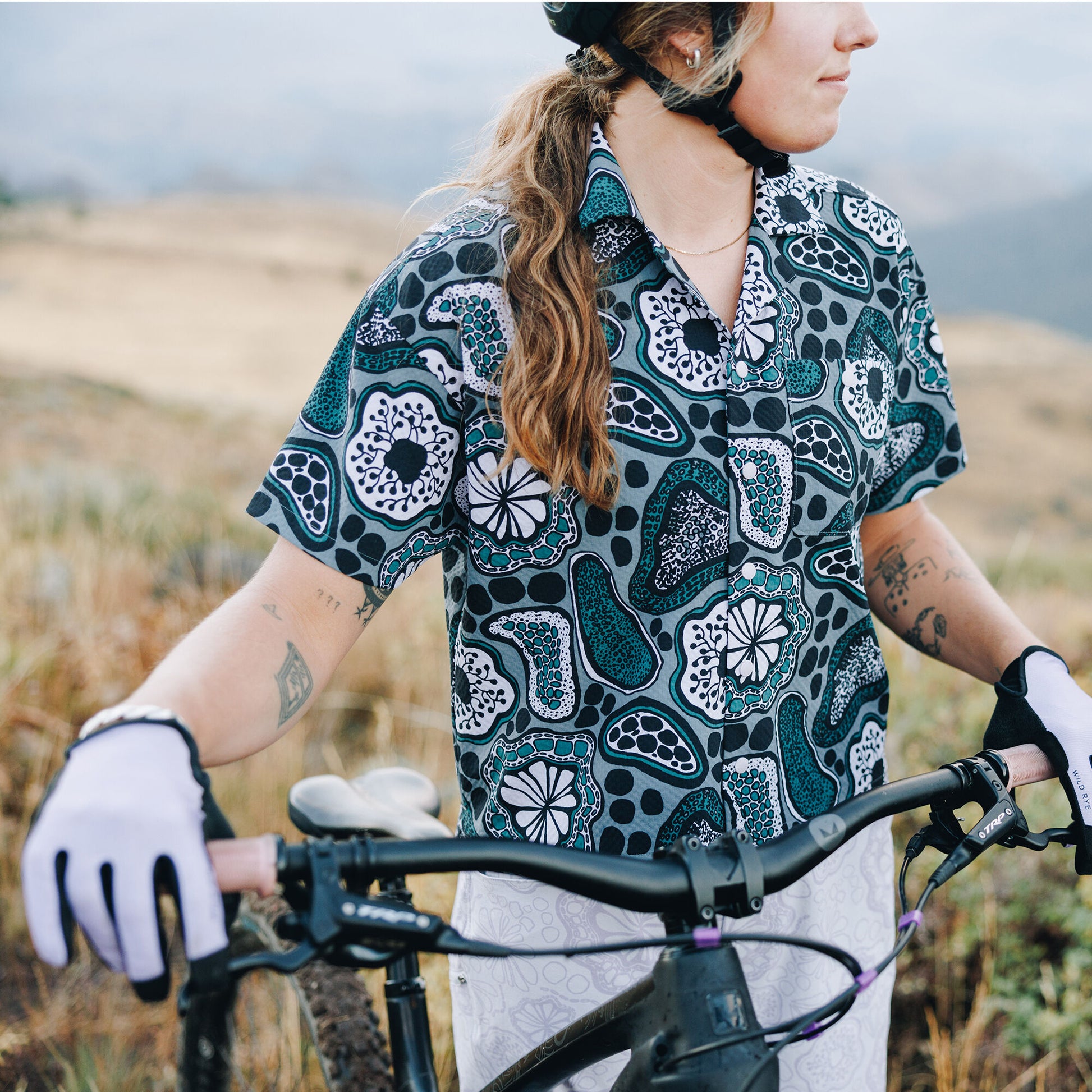 Chandail Lil’ Party, Racines + M