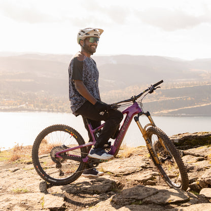 Wildcat, Matte Black | ChromaPop Red Mirror