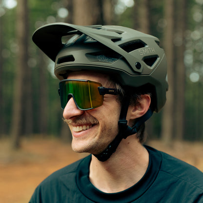 Wildcat, Matte Black | ChromaPop Red Mirror