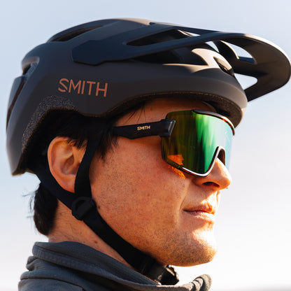 Wildcat, Matte Black | ChromaPop Red Mirror